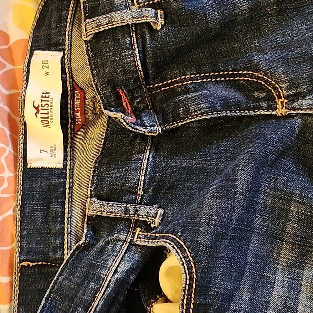Hollister jeans size 7